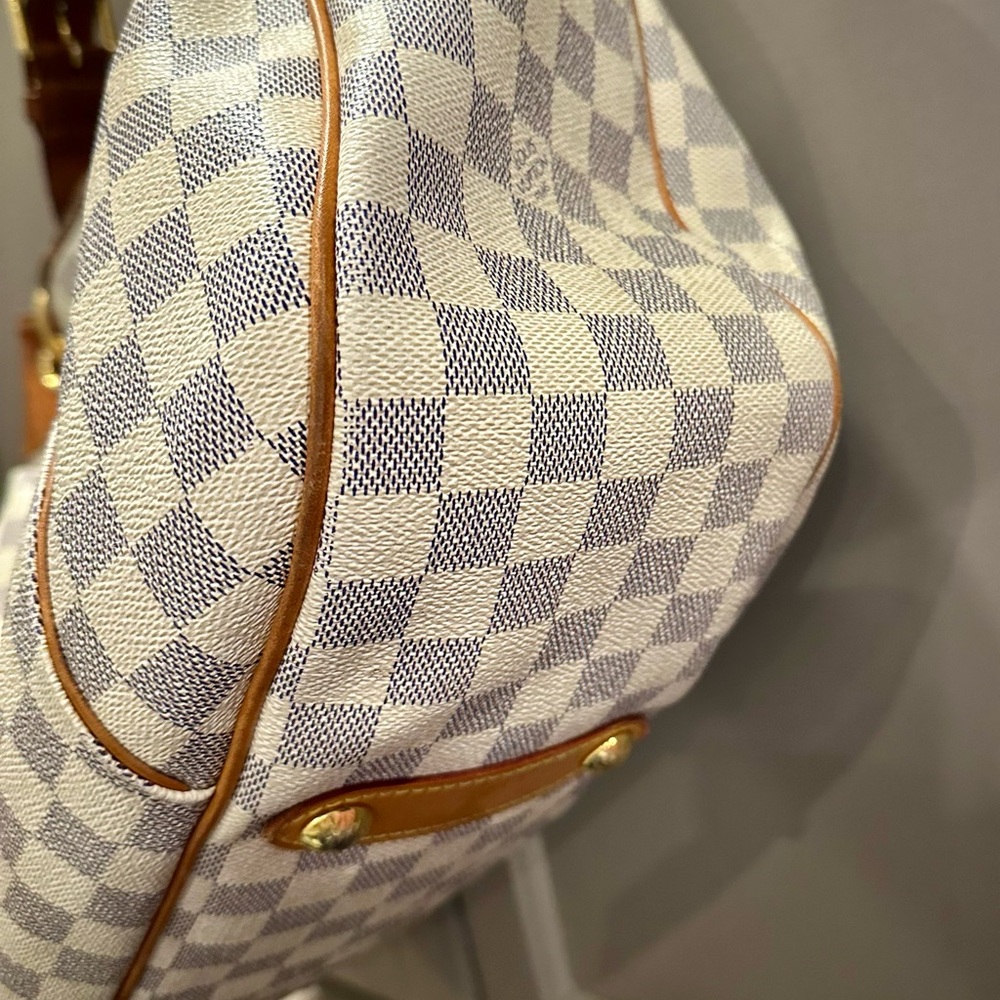 Louis Vuitton Damier Azur Galleria GM - Picture 6 of 12
